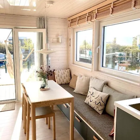 Hausboot Bruntje Mit Dachterrasse In * Schleswig