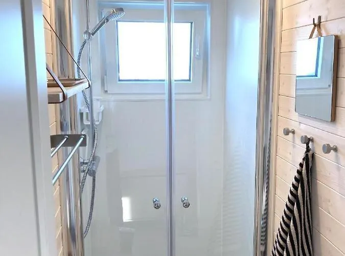 Hausboot Bruntje Mit Dachterrasse In * Schleswig